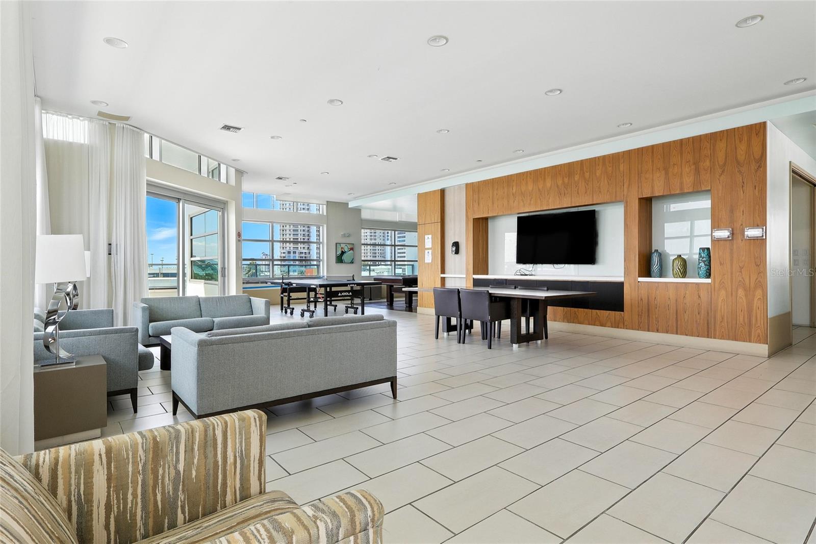 THE PLACE AT CHANNELSIDE A CON - Residential