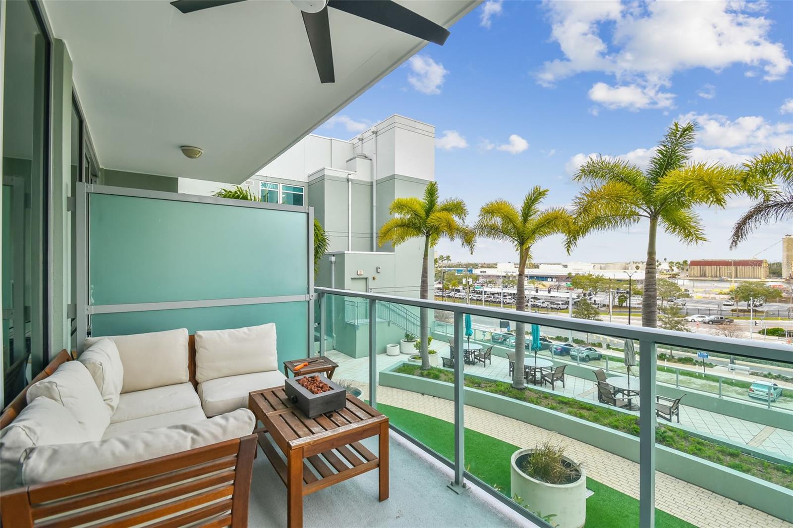 THE PLACE AT CHANNELSIDE A CON - Residential