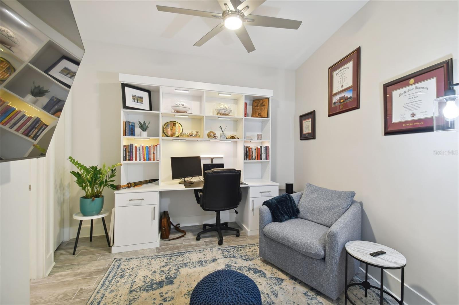 THE PLACE AT CHANNELSIDE A CON - Residential