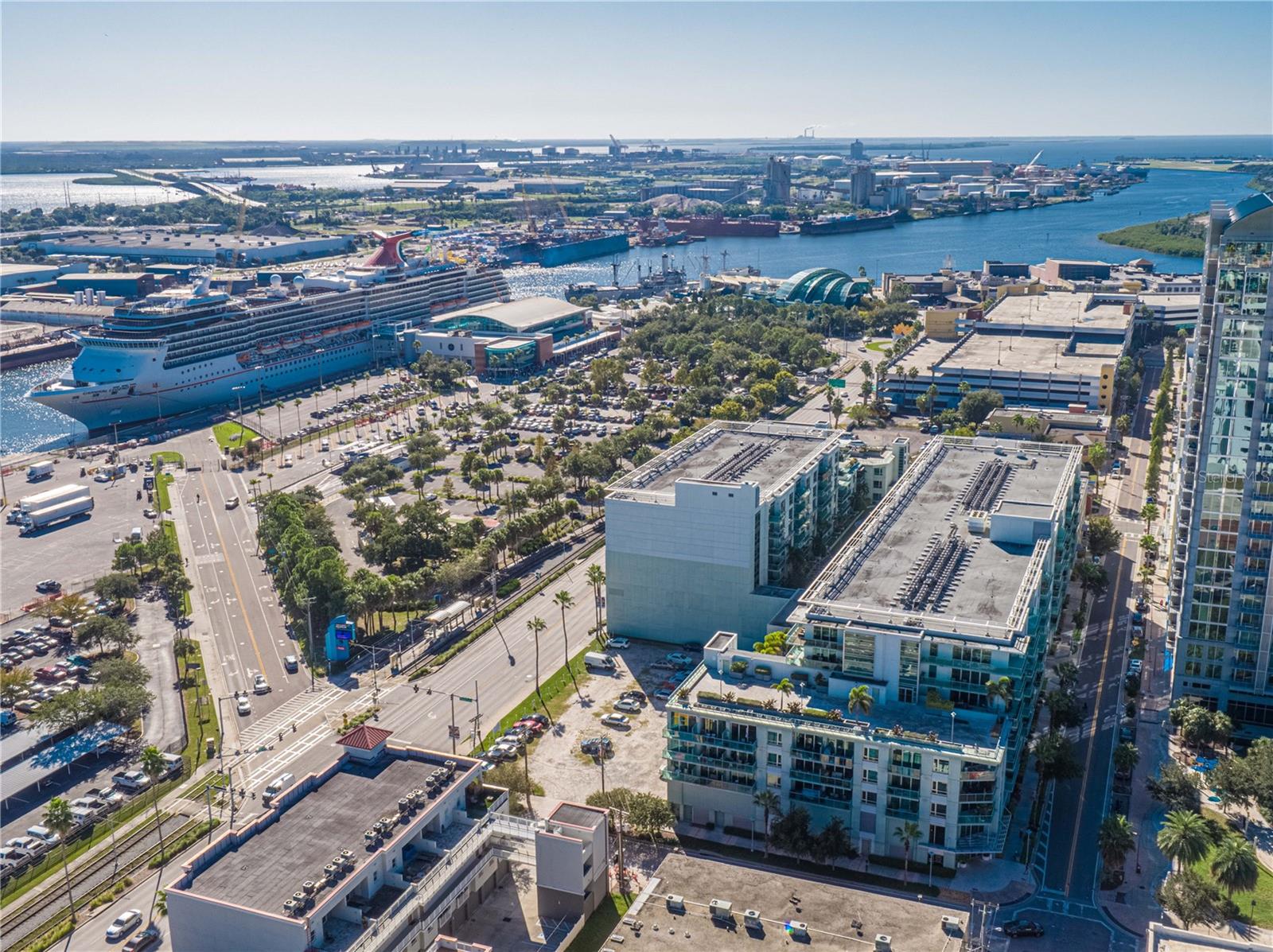 THE PLACE AT CHANNELSIDE A CON - Residential