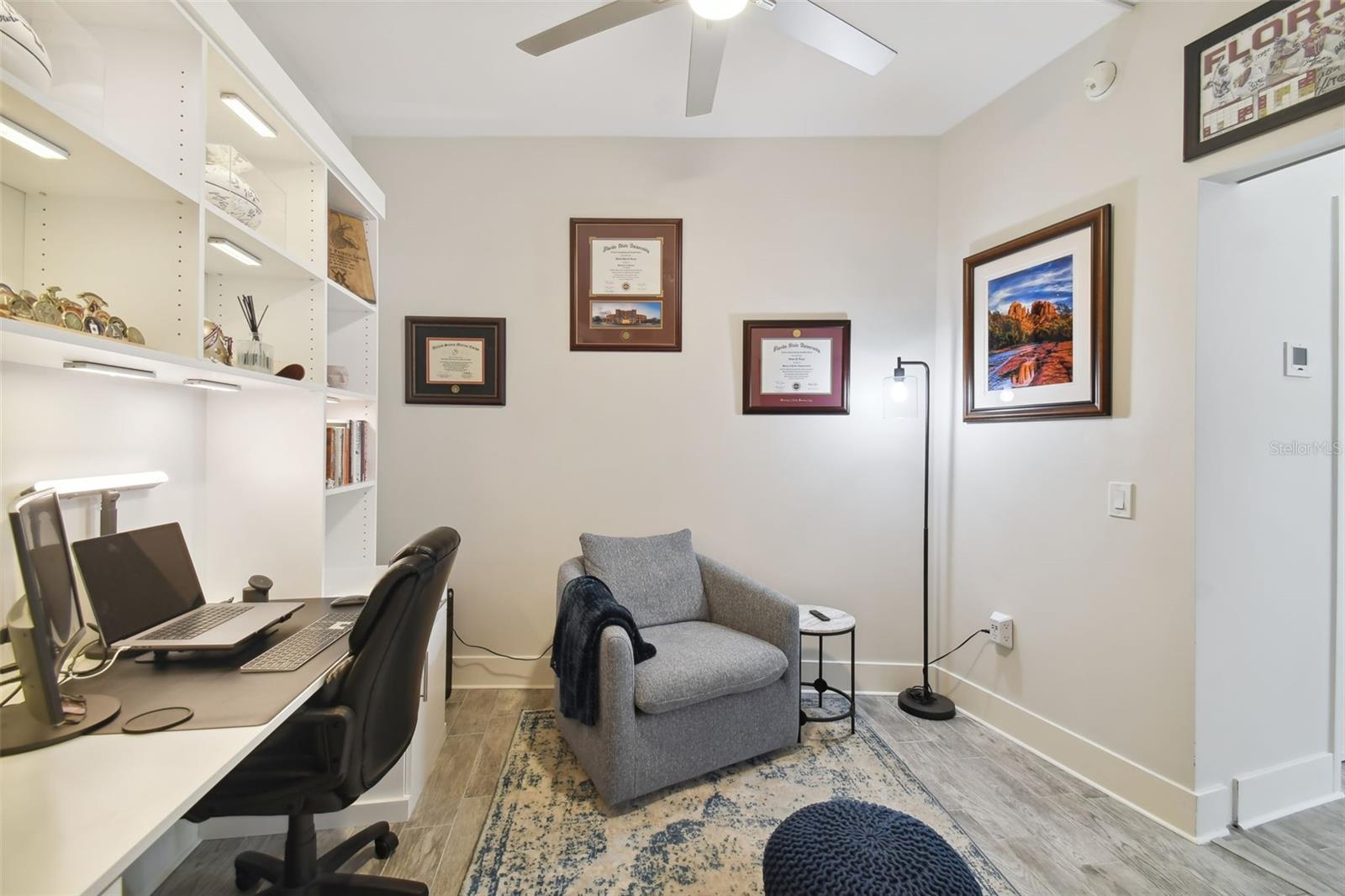 THE PLACE AT CHANNELSIDE A CON - Residential