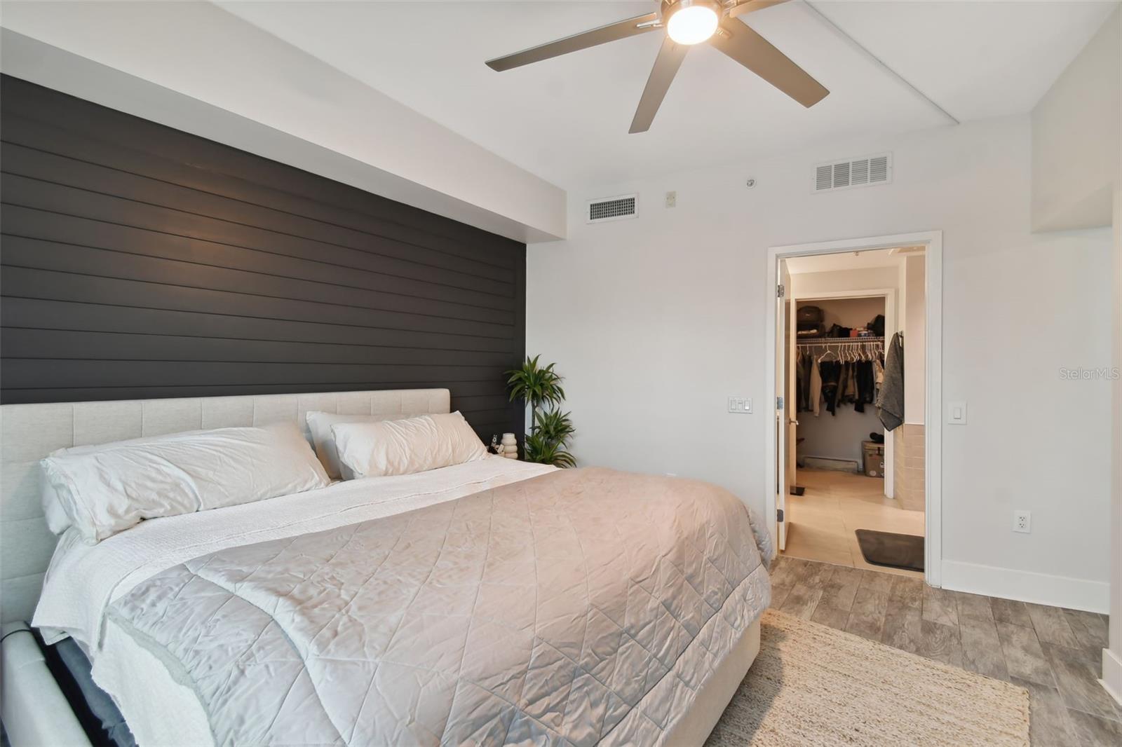 THE PLACE AT CHANNELSIDE A CON - Residential