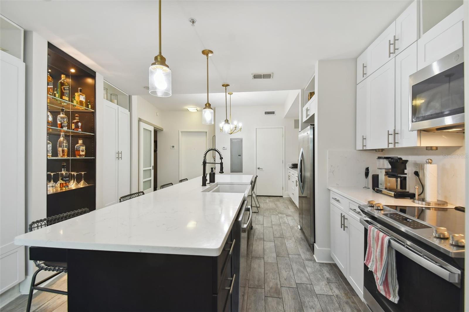 THE PLACE AT CHANNELSIDE A CON - Residential