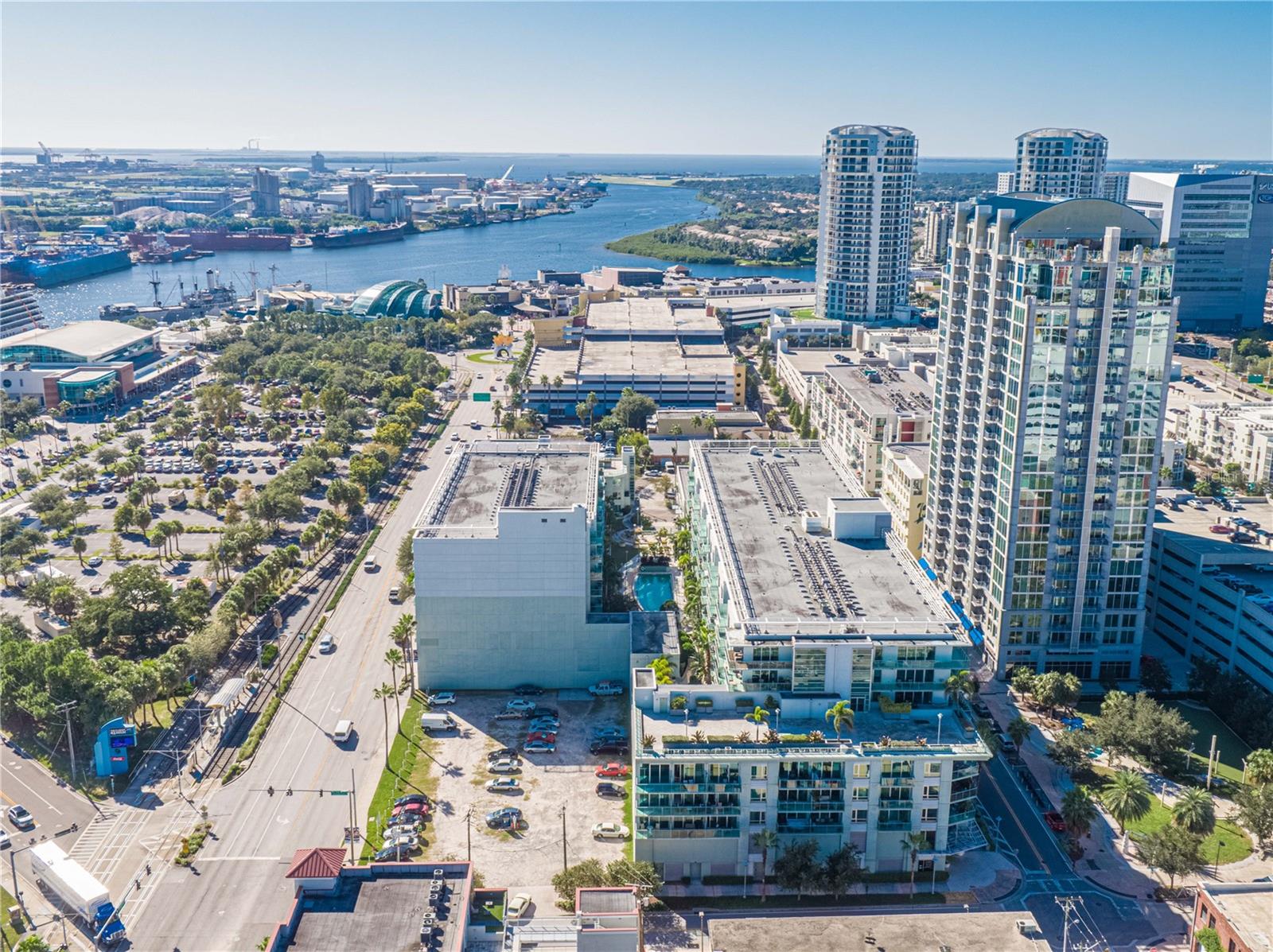 THE PLACE AT CHANNELSIDE A CON - Residential