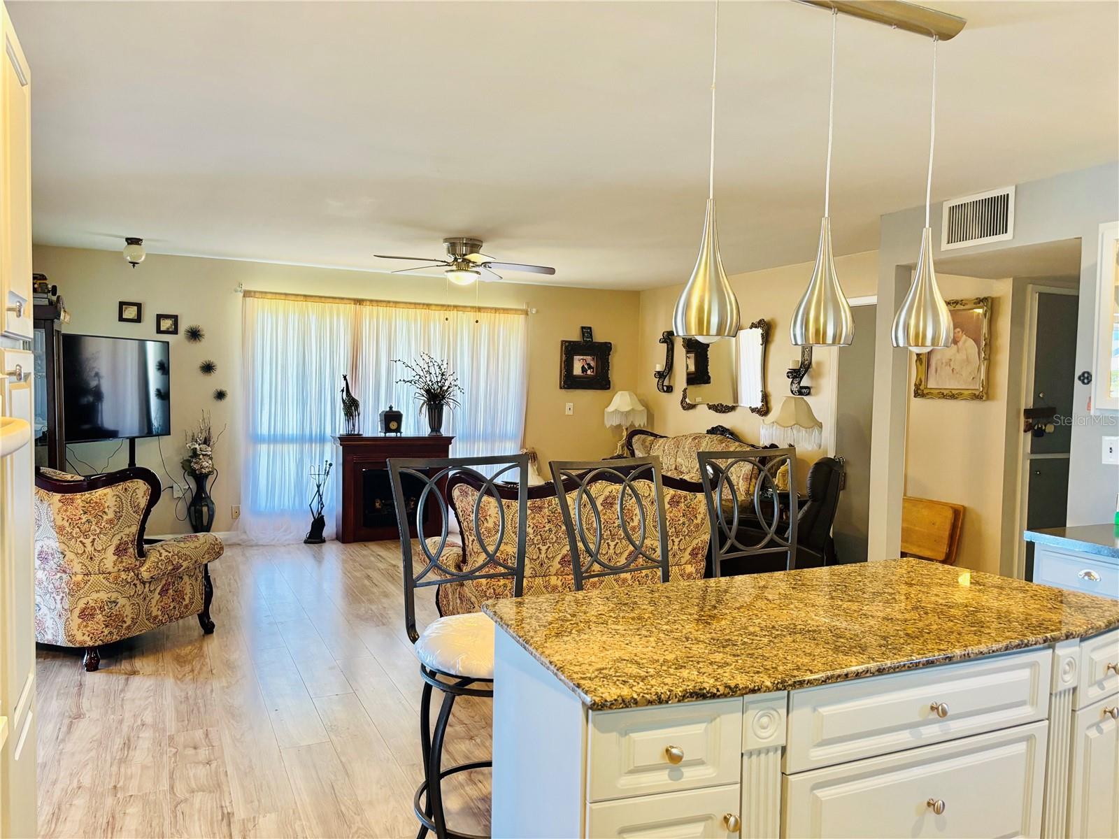 1516 ARROWHEAD DRIVE