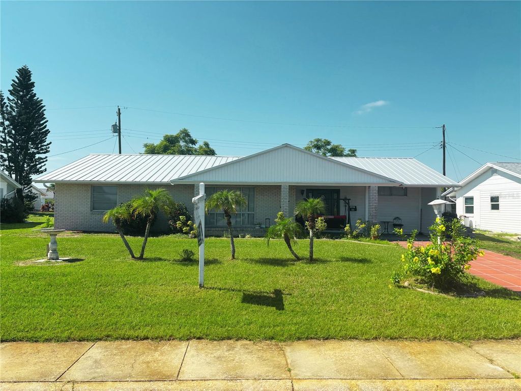 Photo of 1516 Arrowhead Drive, Sun City Center, FL 33573 (MLS # TB8363019)