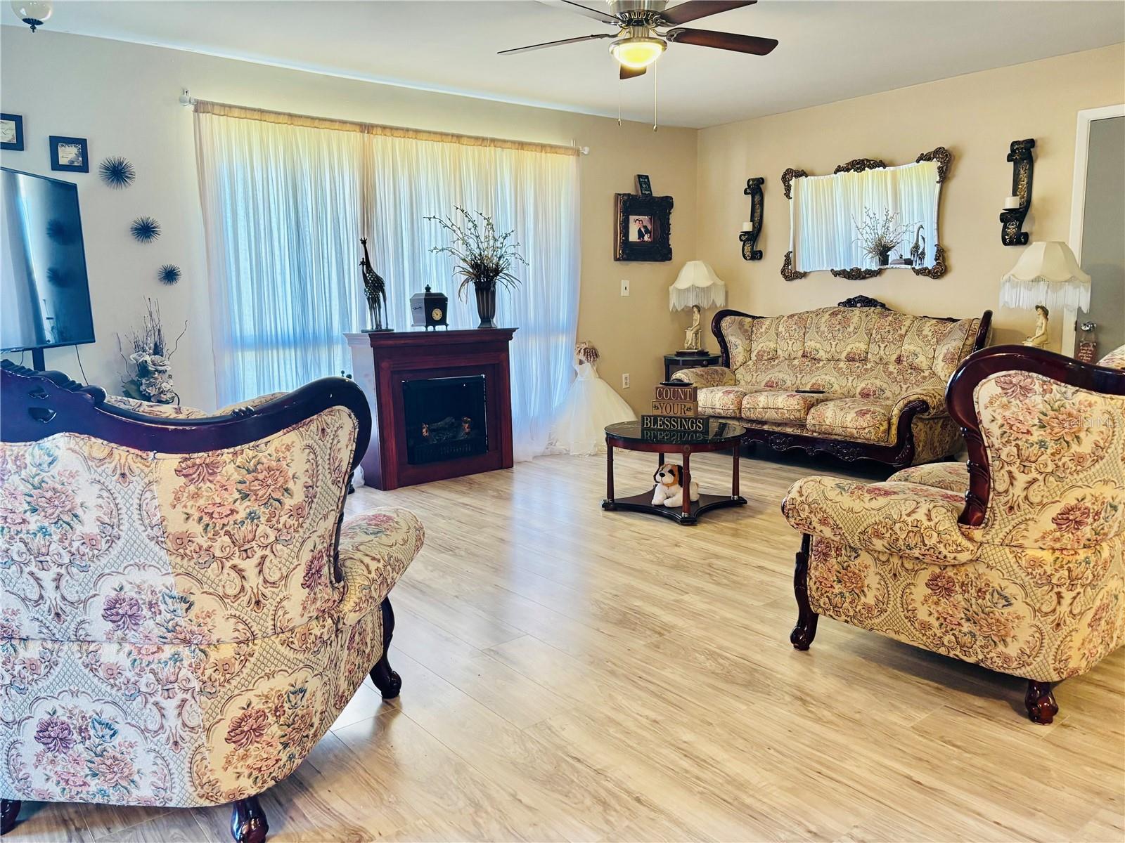 1516 ARROWHEAD DRIVE