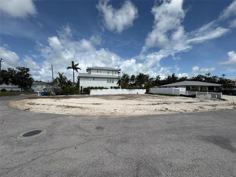 Photo of 237 S Harbor Drive, Holmes Beach, FL 34217 (MLS # TB8442090)