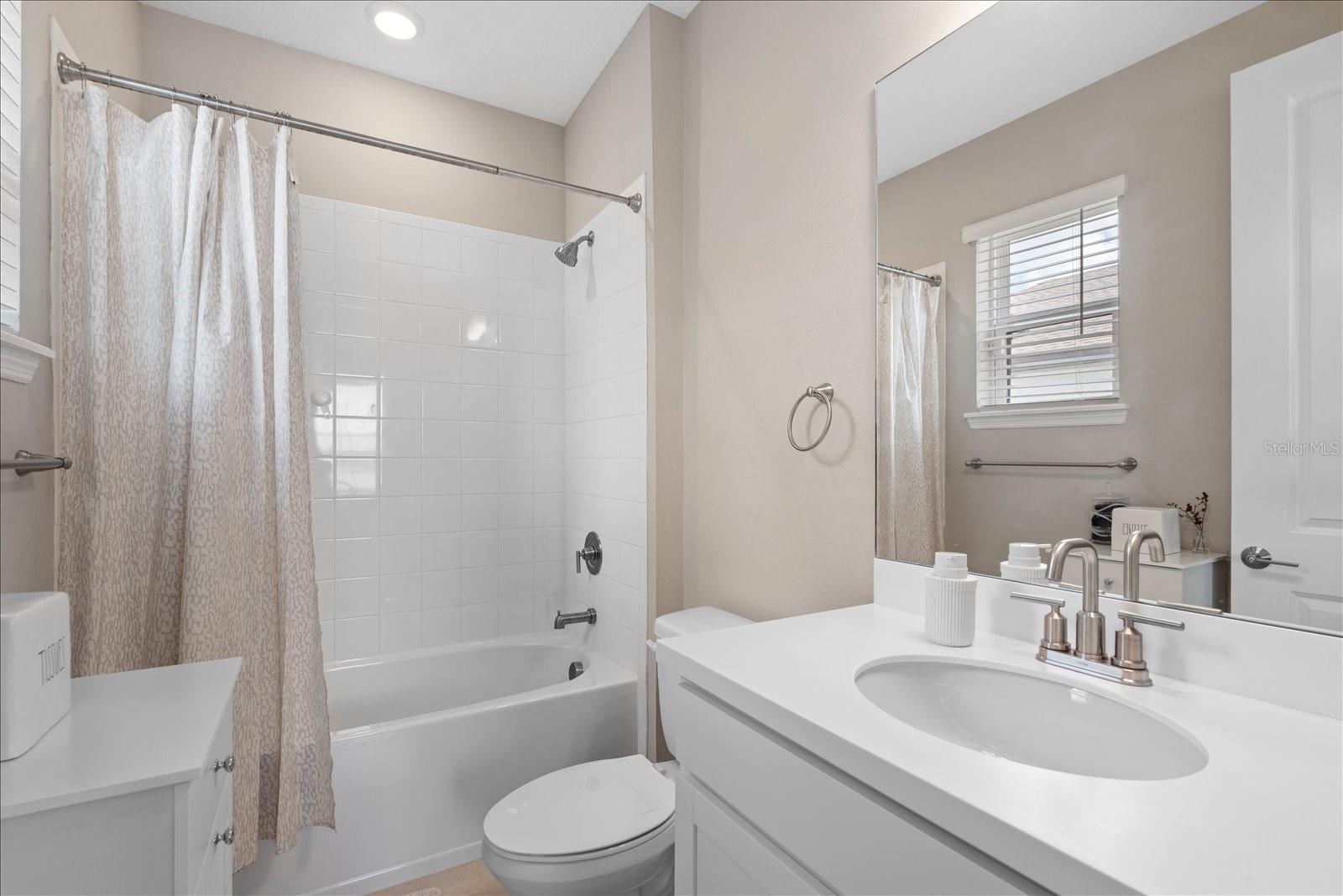 HEIGHTS PH II SUBPH B - Residential Lease
