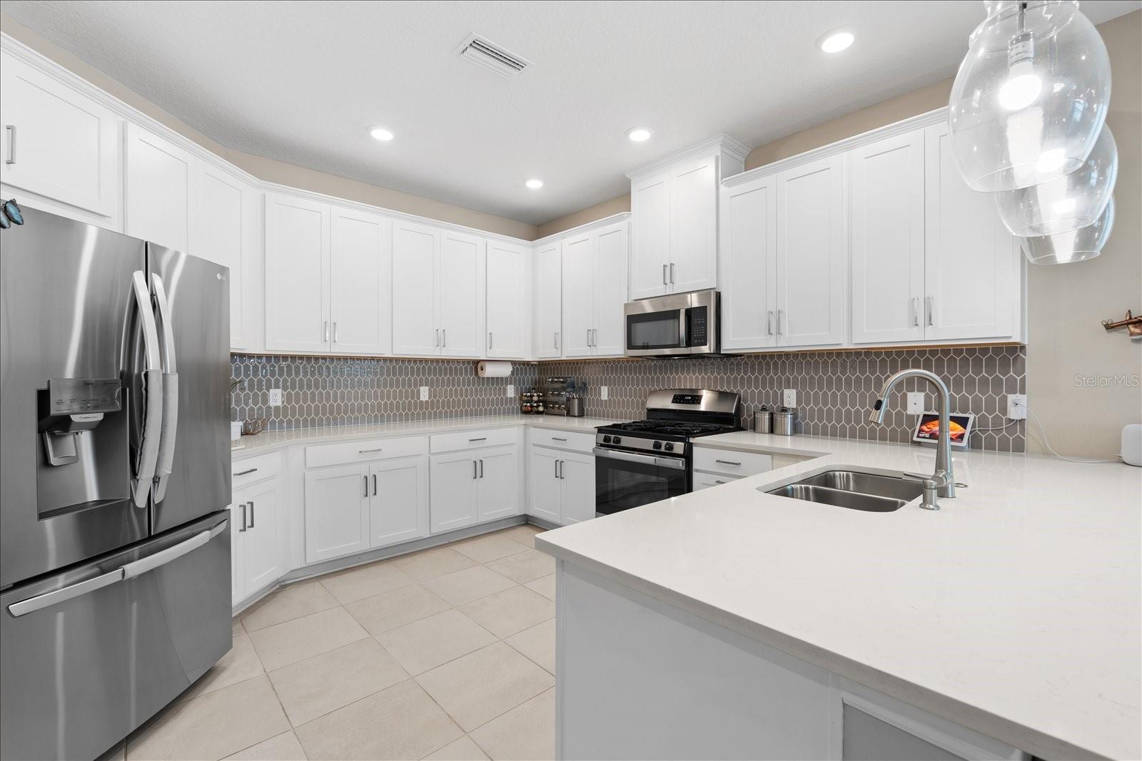 HEIGHTS PH II SUBPH B - Residential Lease