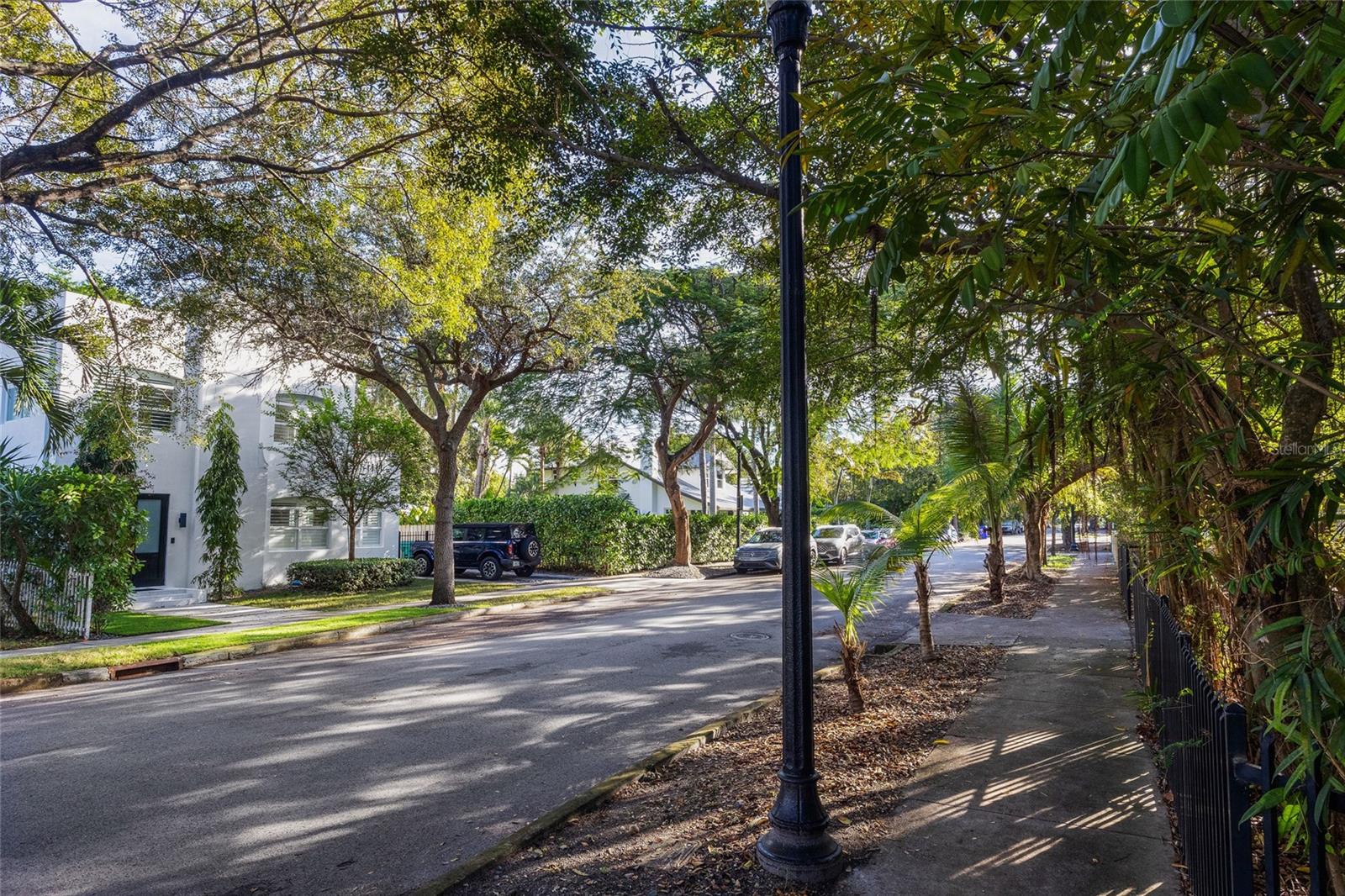 SHADOWLAWN - Residential