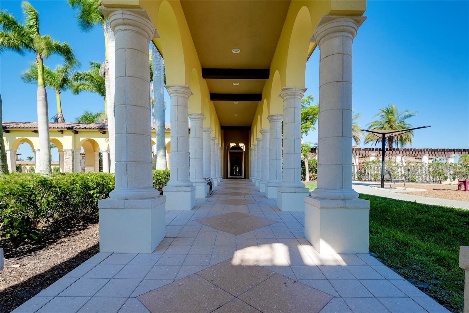 COACH HOMES 4/GRAN PARADISO PH - Residential Lease