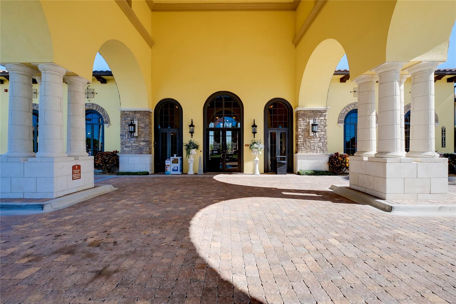 COACH HOMES 4/GRAN PARADISO PH - Residential Lease