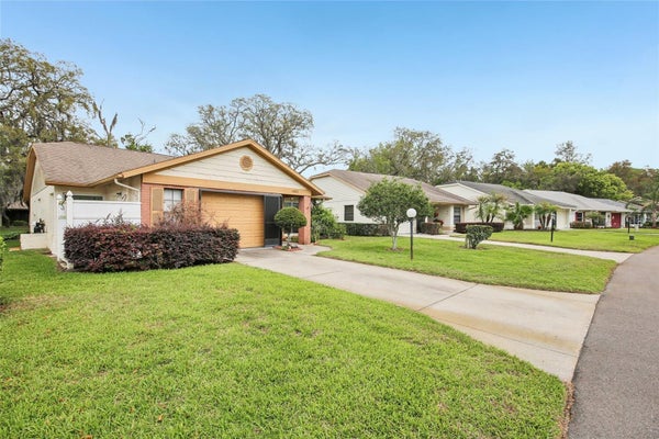 11622 COCOWOOD DR, NEW PORT RICHEY, FL 34654 - Image 71a60bf131da1a28bfbca60e25a54bc4/708611493