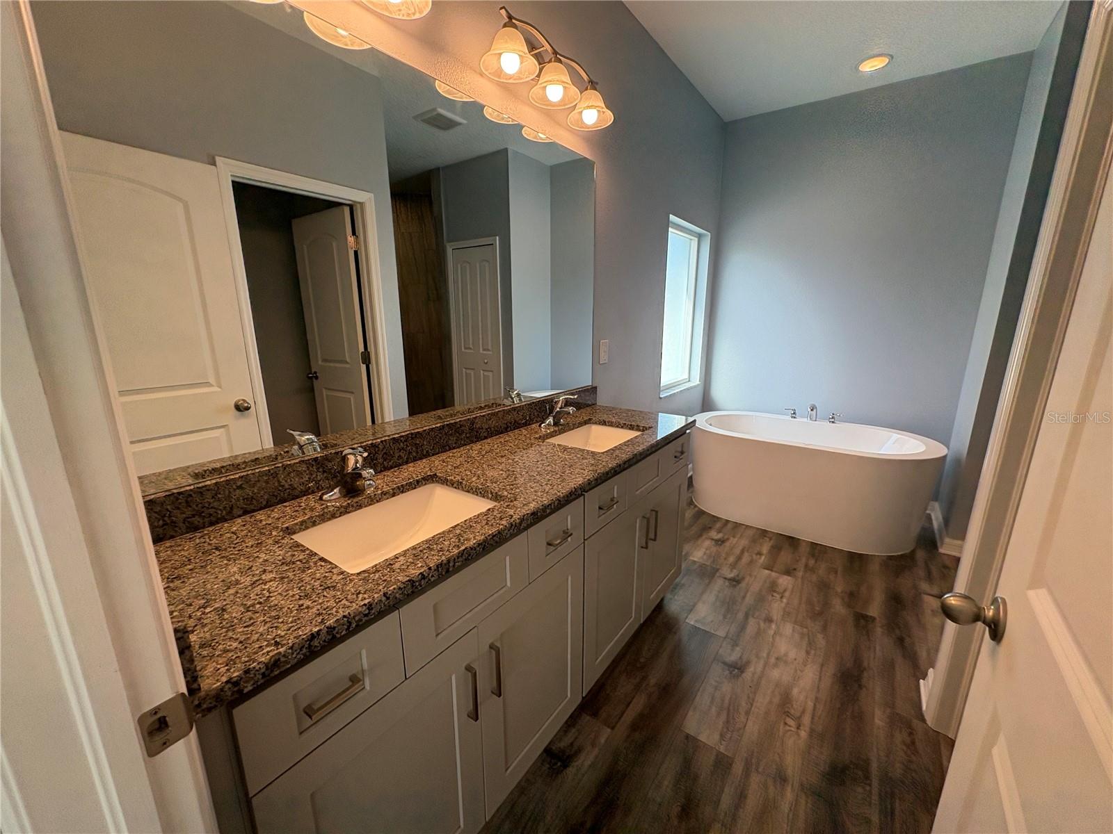 WILLIAMSDALE SQUARE 1ST ADD - Residential