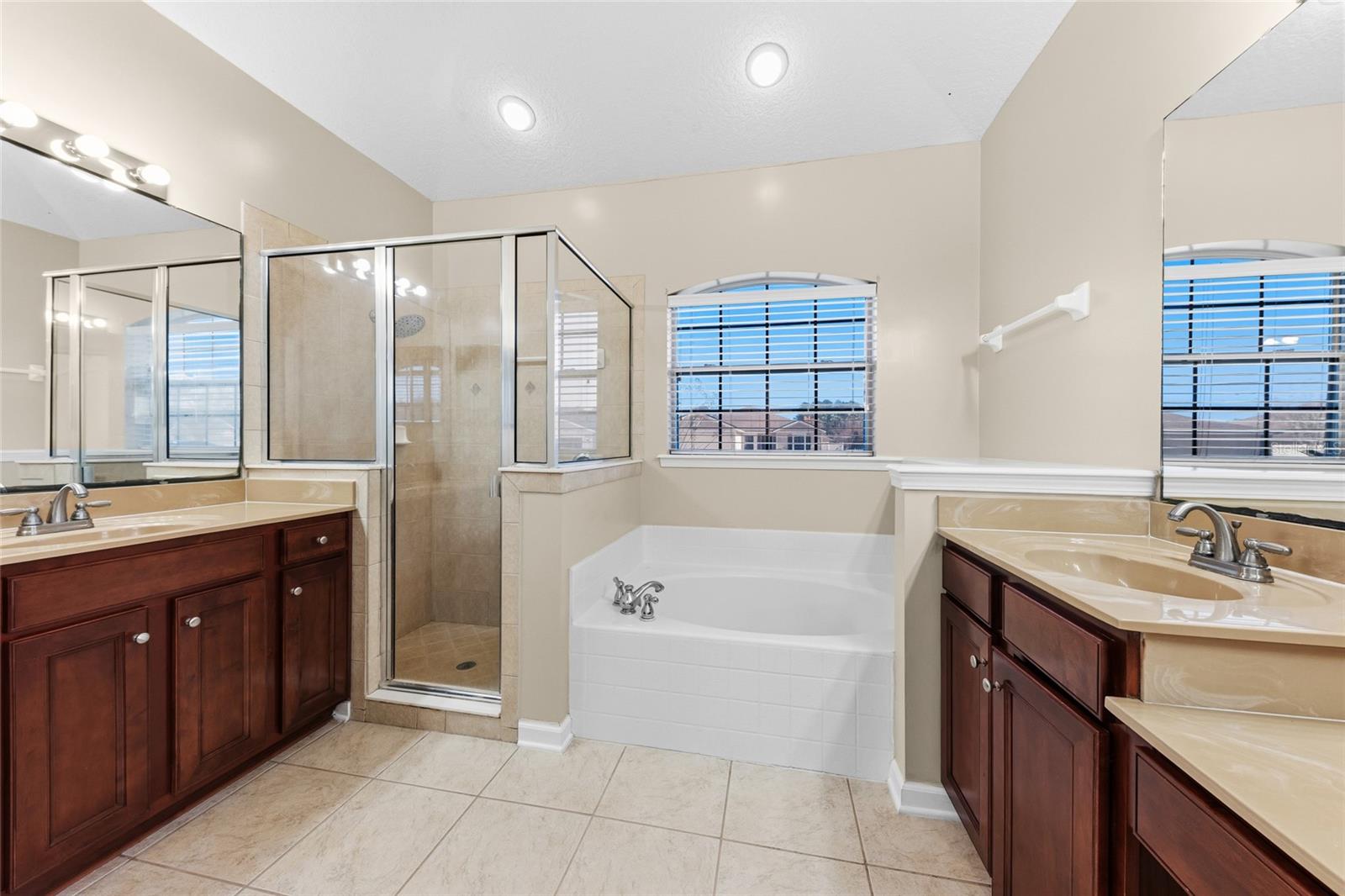 AMHURST OAKS - Residential