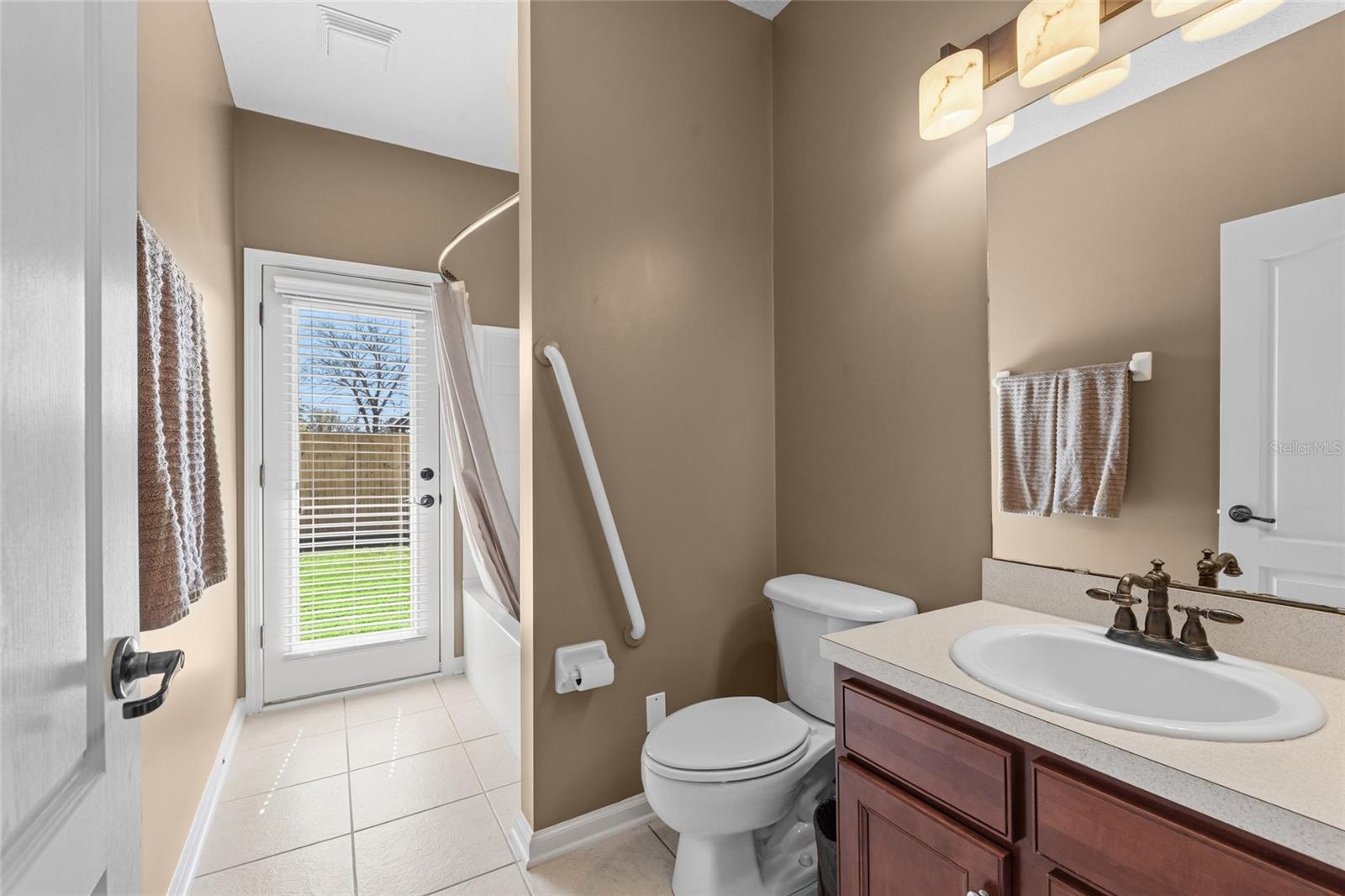 AMHURST OAKS - Residential