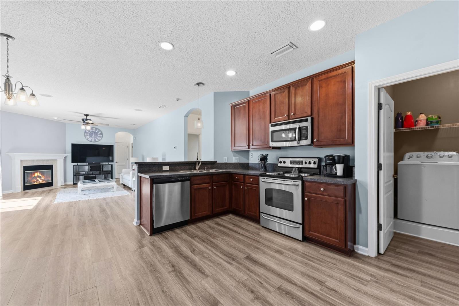 AMHURST OAKS - Residential