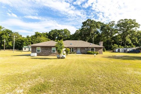 A home in HIGH SPRINGS