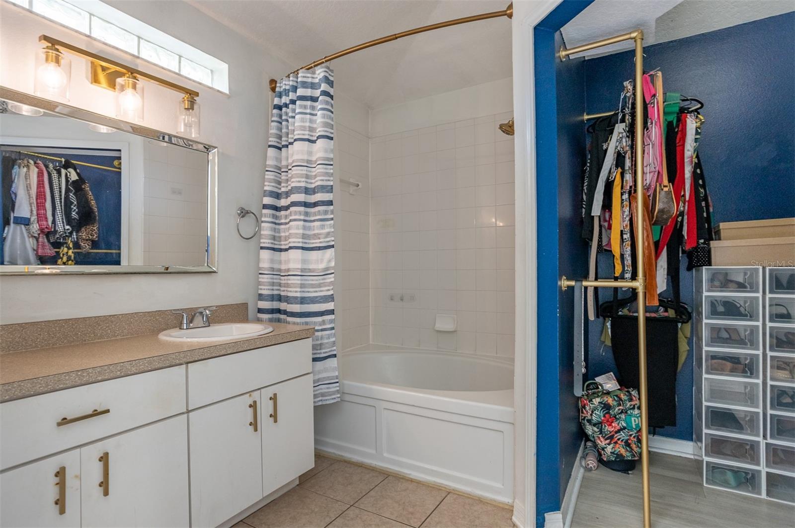 LAKESIDE TR A1 - Residential