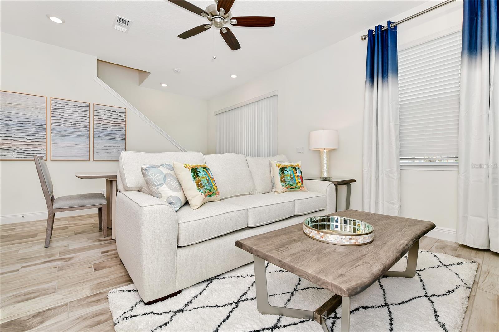 ROLLING OAKS PH 7 PB 30 PGS 167-169 LOT 20 - Residential Lease