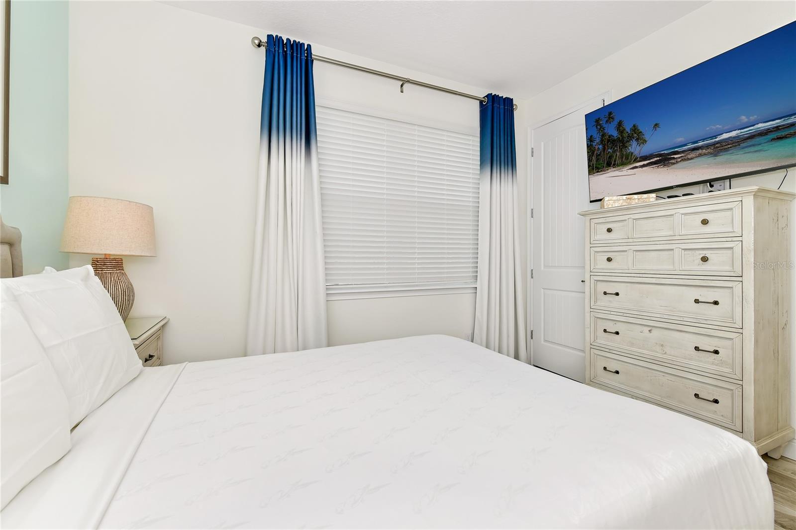 ROLLING OAKS PH 7 PB 30 PGS 167-169 LOT 20 - Residential Lease