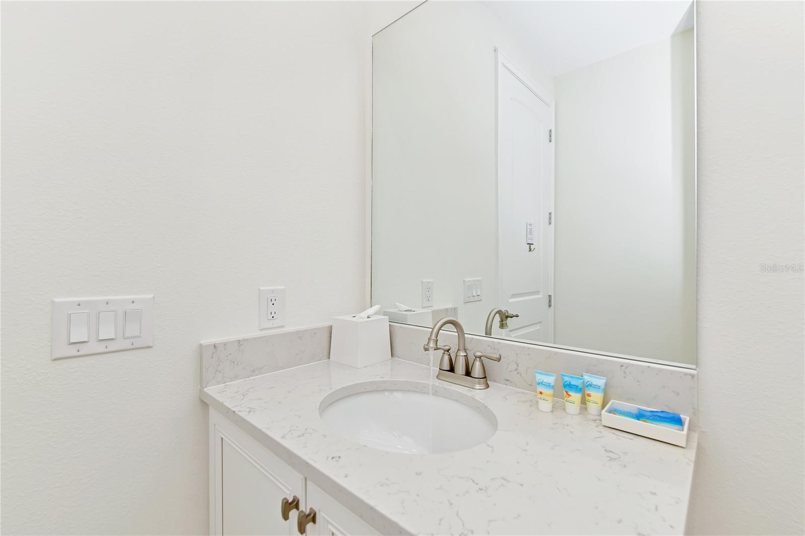 ROLLING OAKS PH 7 PB 30 PGS 167-169 LOT 20 - Residential Lease