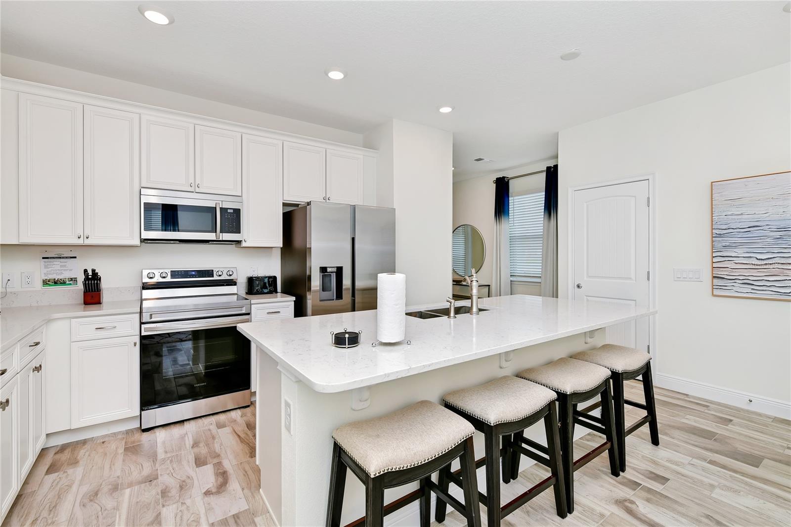 ROLLING OAKS PH 7 PB 30 PGS 167-169 LOT 20 - Residential Lease