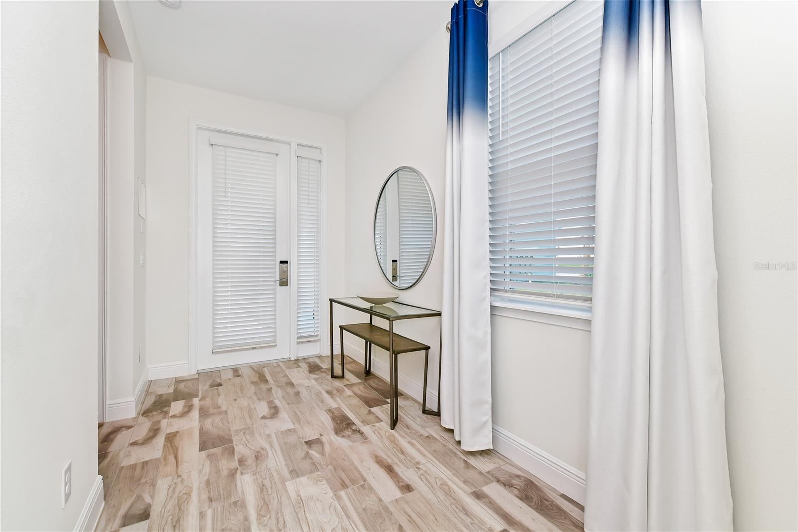 ROLLING OAKS PH 7 PB 30 PGS 167-169 LOT 20 - Residential Lease