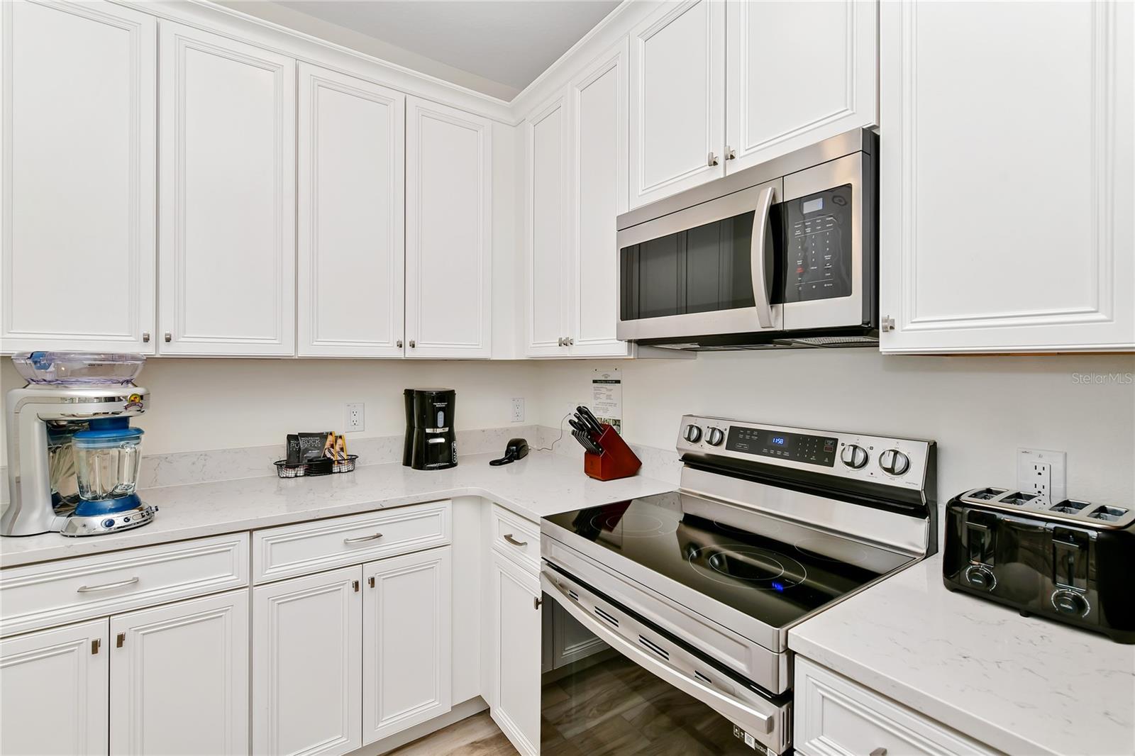 ROLLING OAKS PH 7 PB 30 PGS 167-169 LOT 20 - Residential Lease