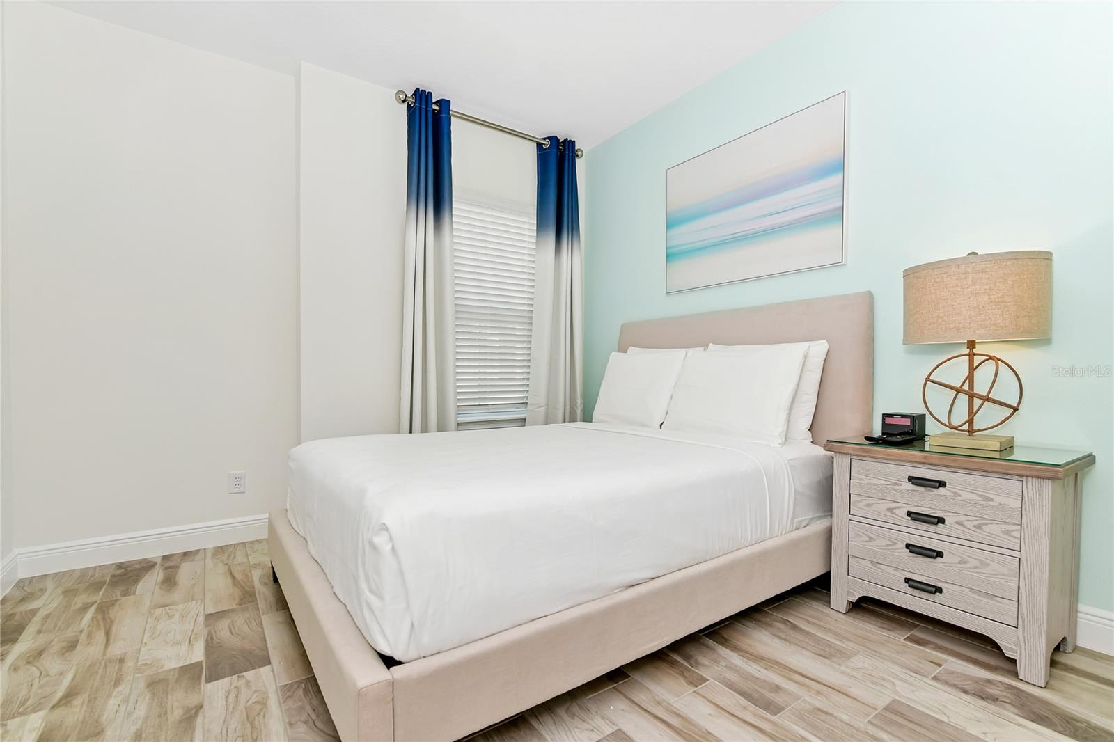 ROLLING OAKS PH 7 PB 30 PGS 167-169 LOT 20 - Residential Lease