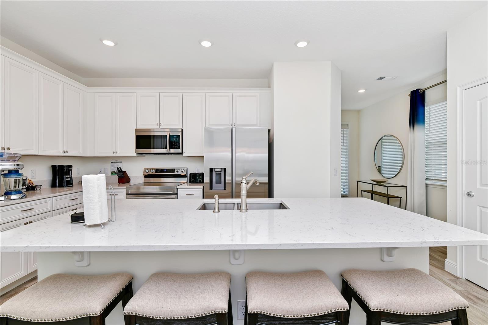 ROLLING OAKS PH 7 PB 30 PGS 167-169 LOT 20 - Residential Lease