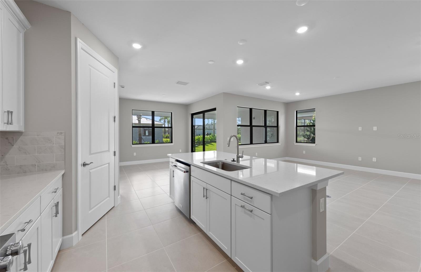 ARBOR OAKS AT THE WOODLANDS - Residential