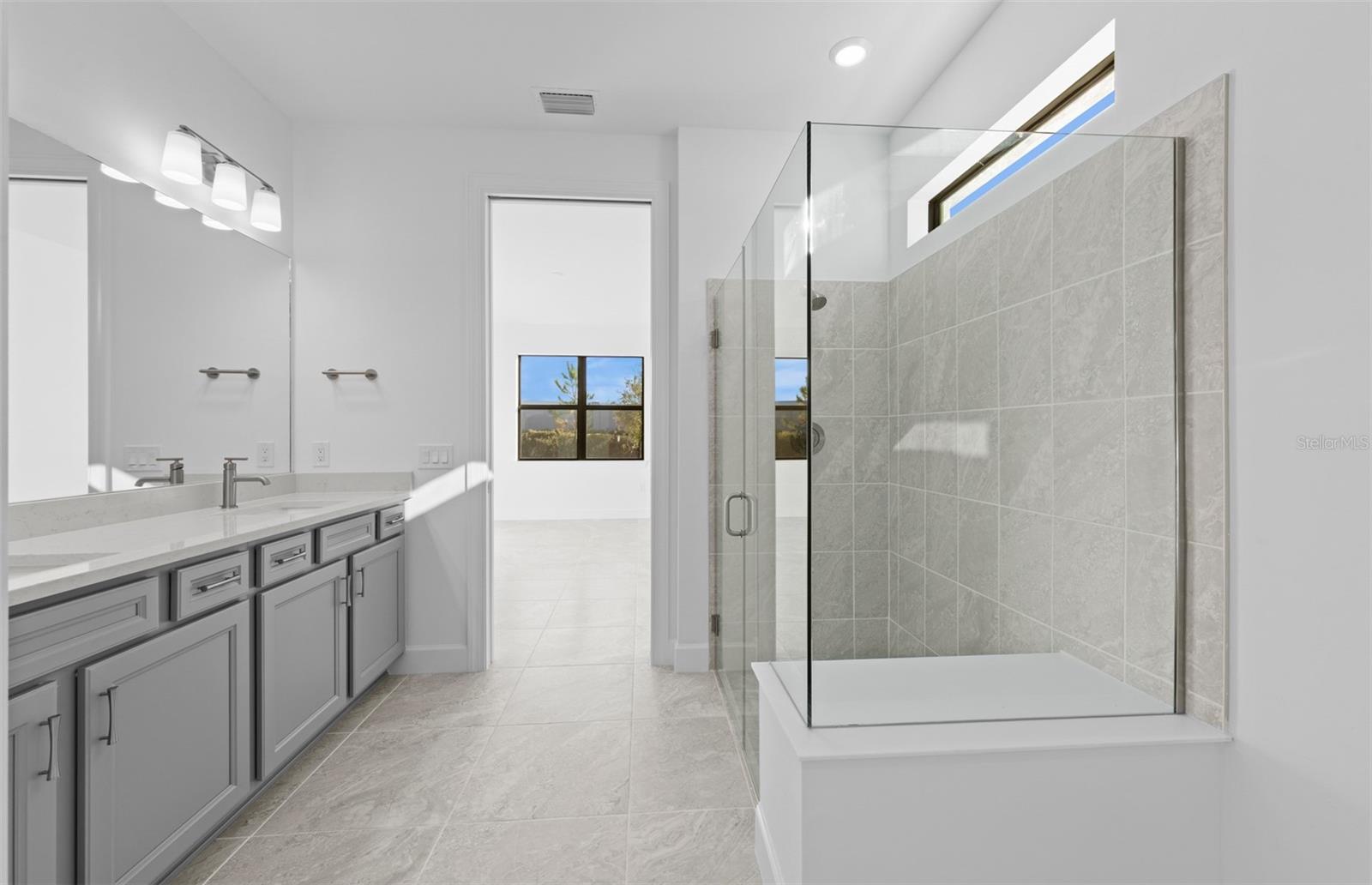 ARBOR OAKS AT THE WOODLANDS - Residential