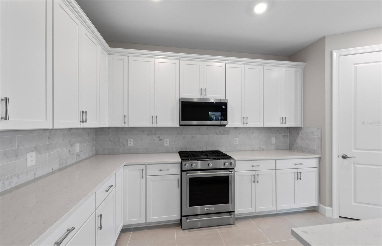 ARBOR OAKS AT THE WOODLANDS - Residential