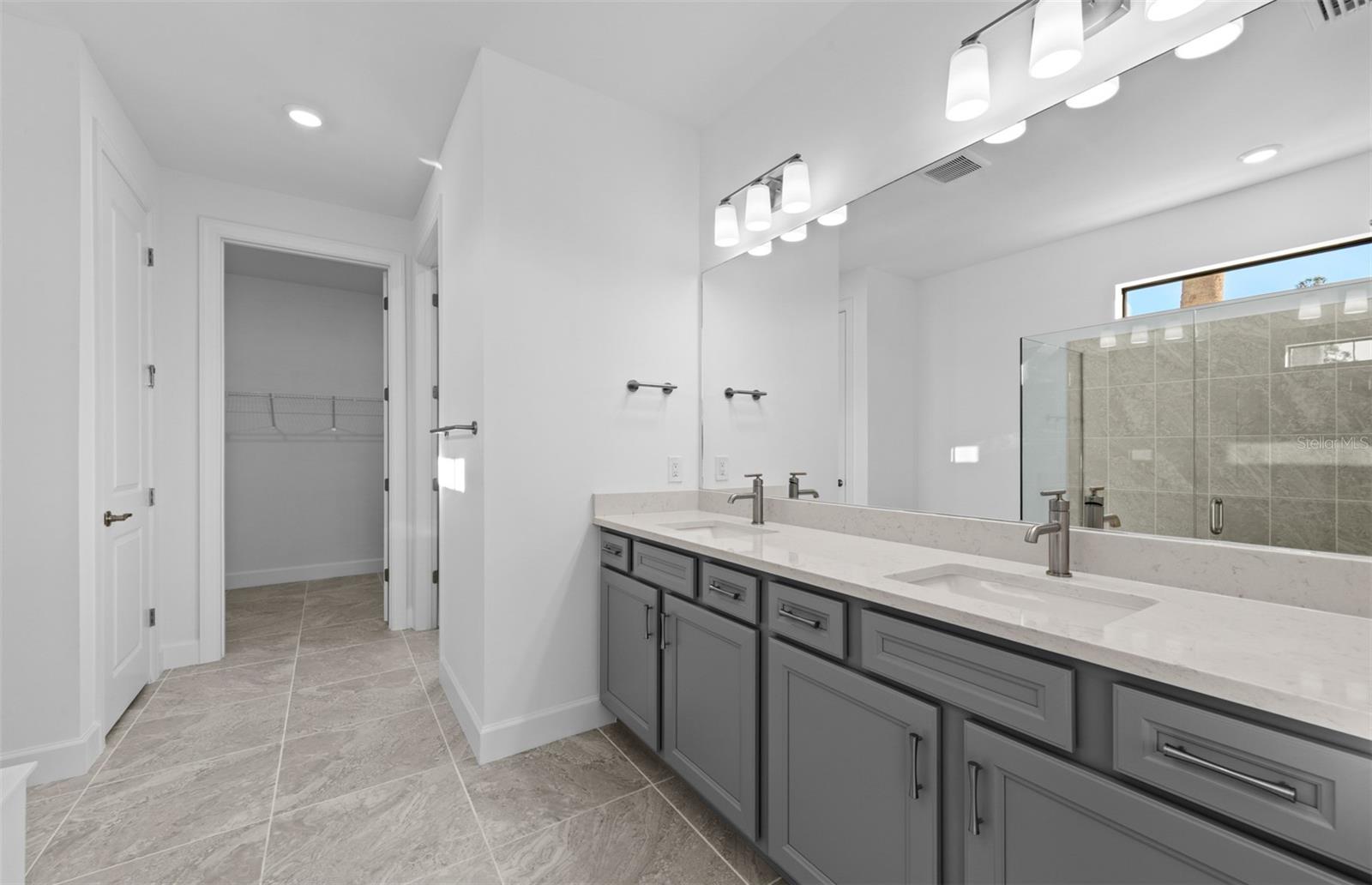 ARBOR OAKS AT THE WOODLANDS - Residential