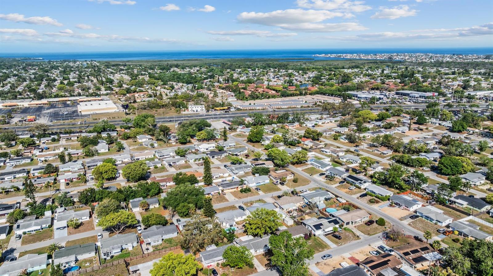 COLONIAL MANOR - Residential