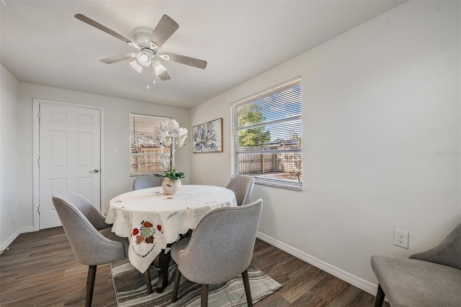 COLONIAL MANOR - Residential