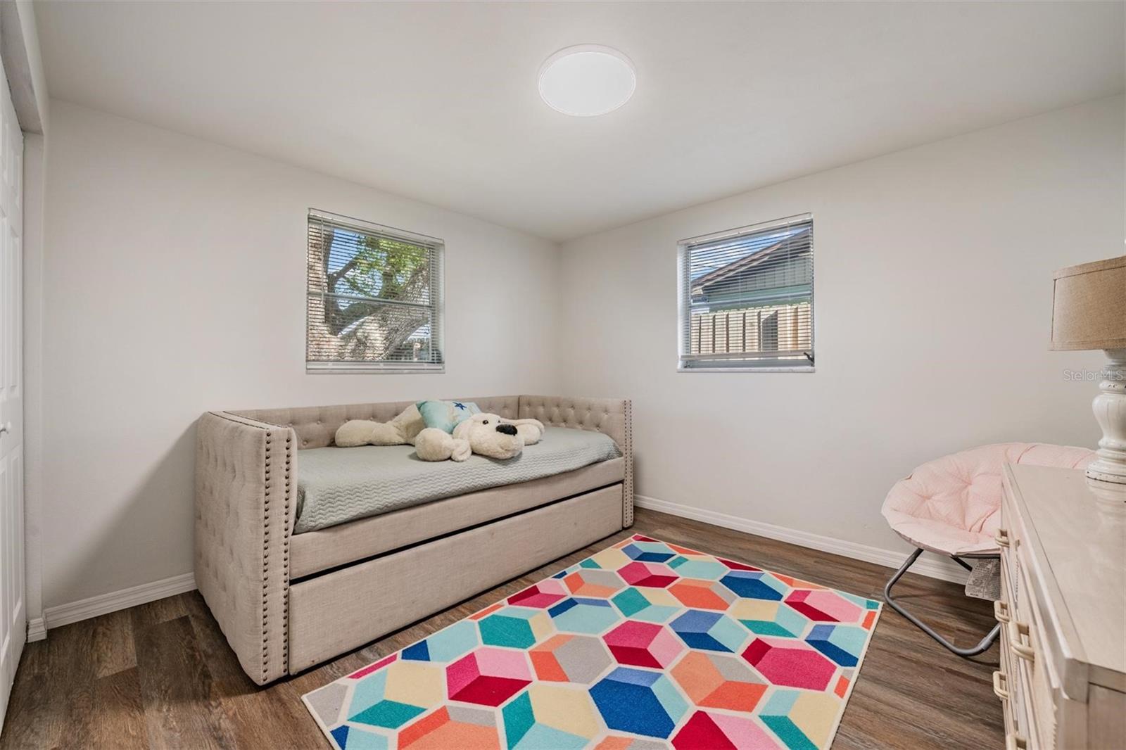 COLONIAL MANOR - Residential