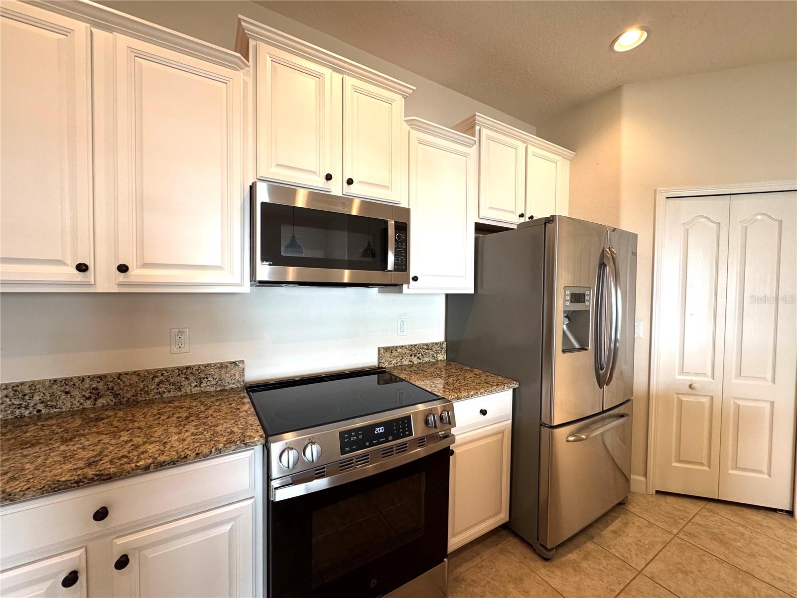 RIVER OAKS RESERVE PH 2 - Residential Lease