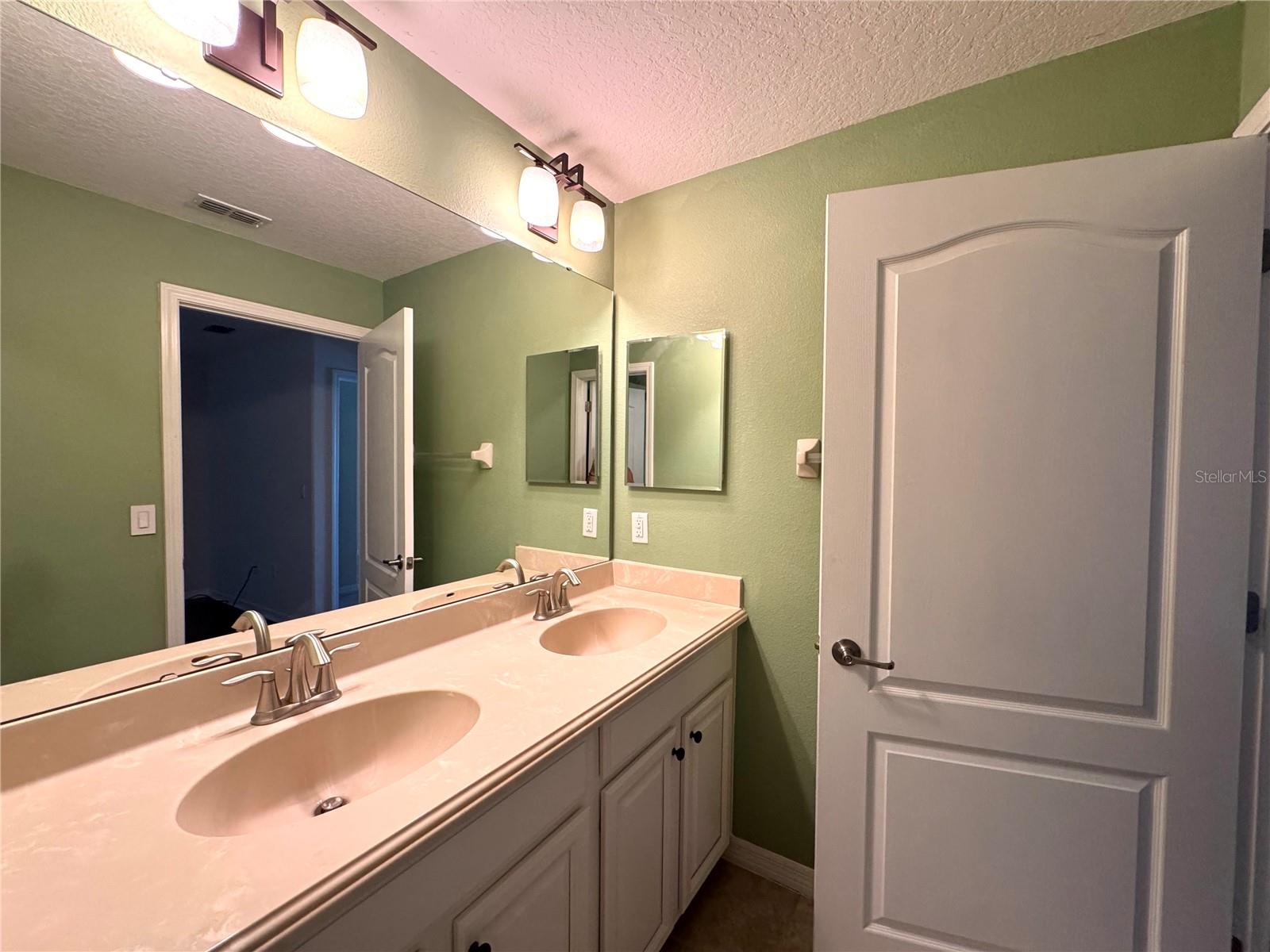 RIVER OAKS RESERVE PH 2 - Residential Lease