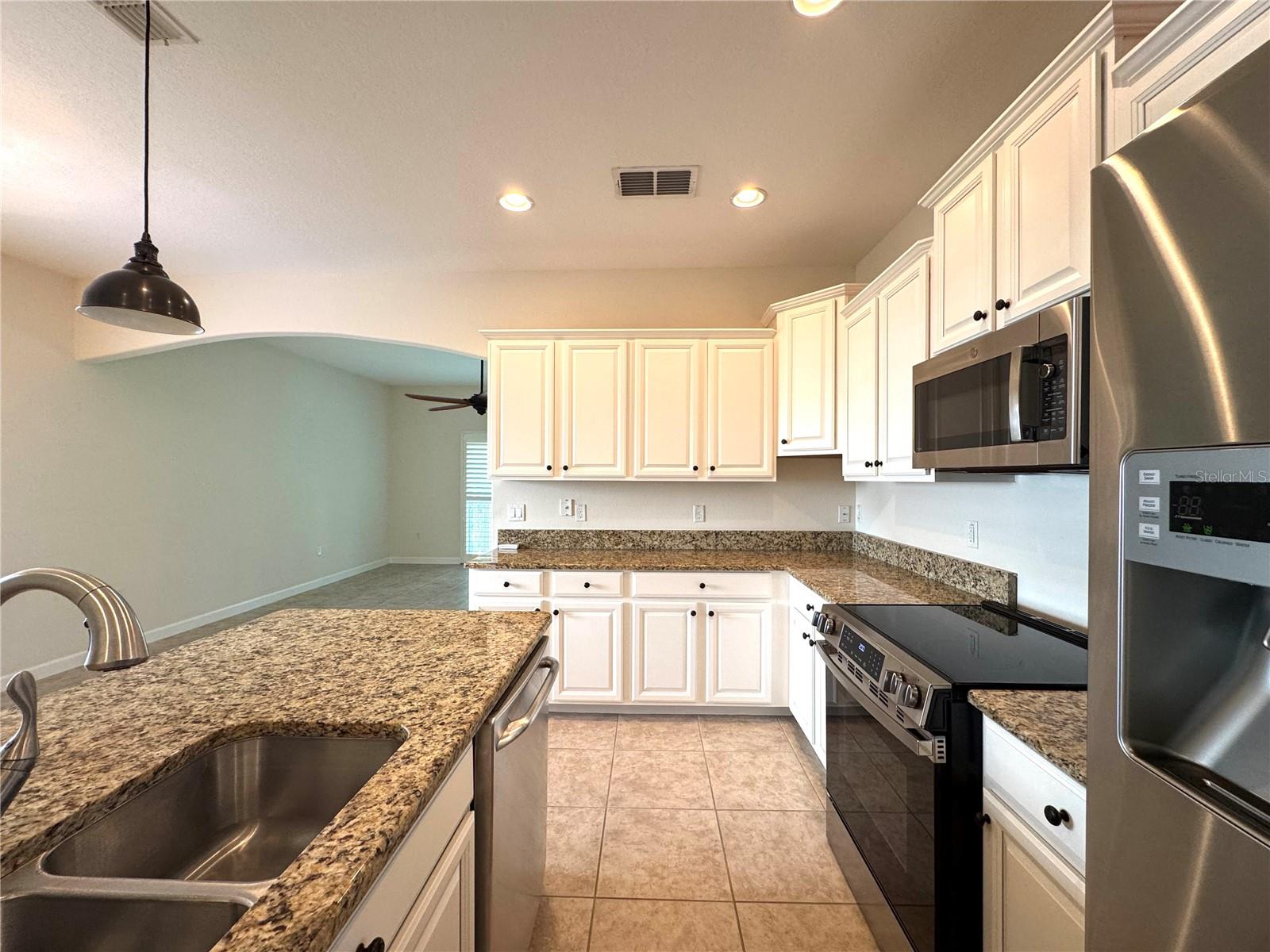 RIVER OAKS RESERVE PH 2 - Residential Lease