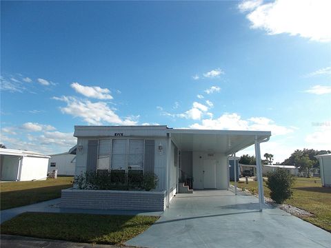 Photo of 426 Boxwood Drive, Venice, FL 34285 (MLS # N6141732)