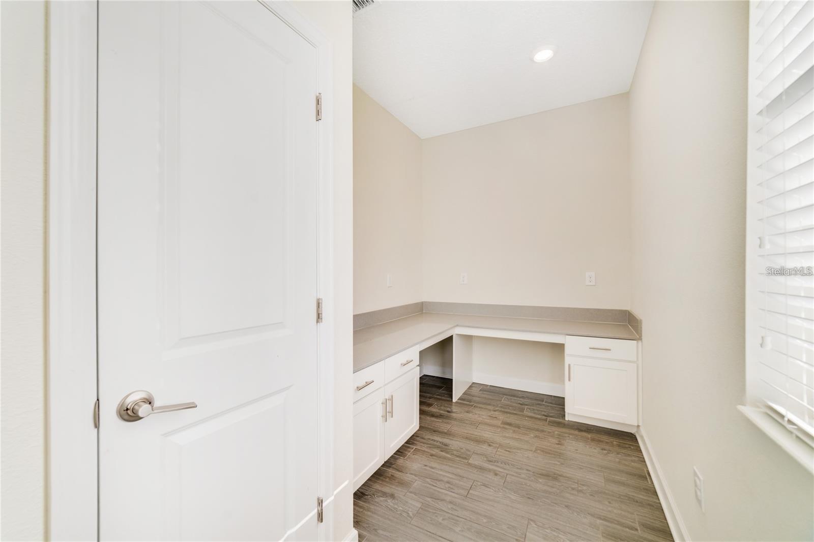 STOREY LAKE PH I-3A - Residential Lease