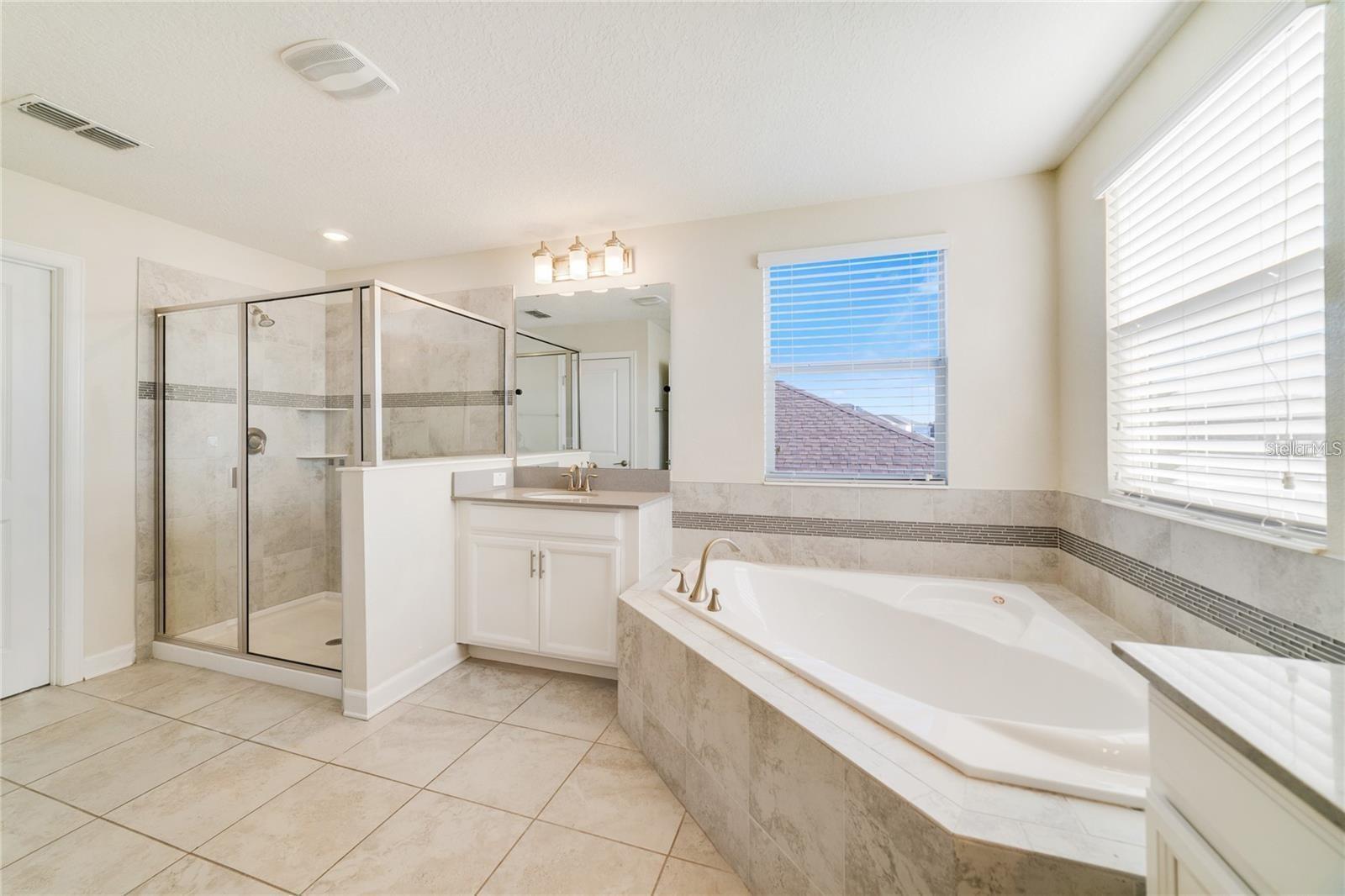 STOREY LAKE PH I-3A - Residential Lease