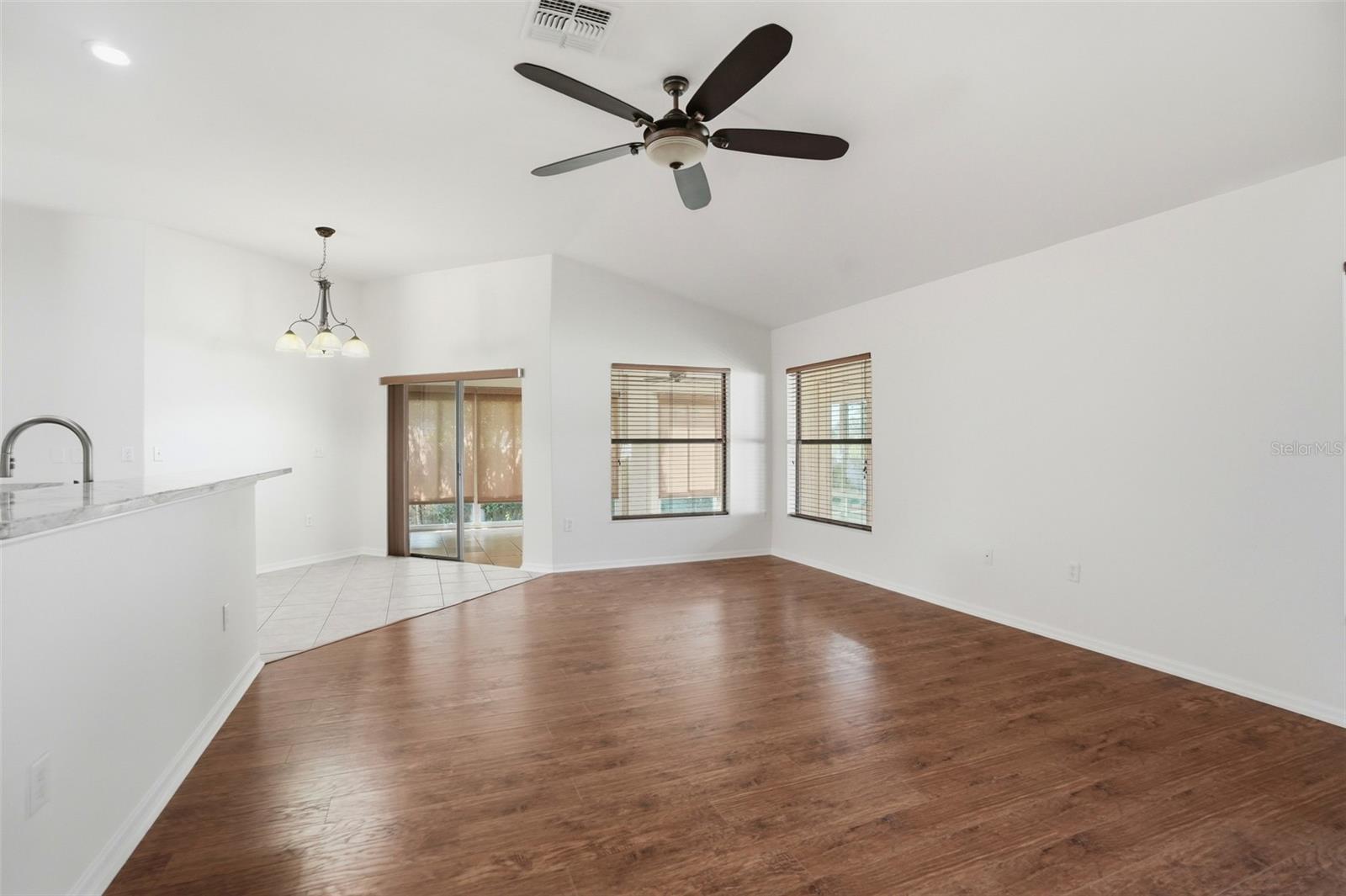 SPRING HILL - Residential