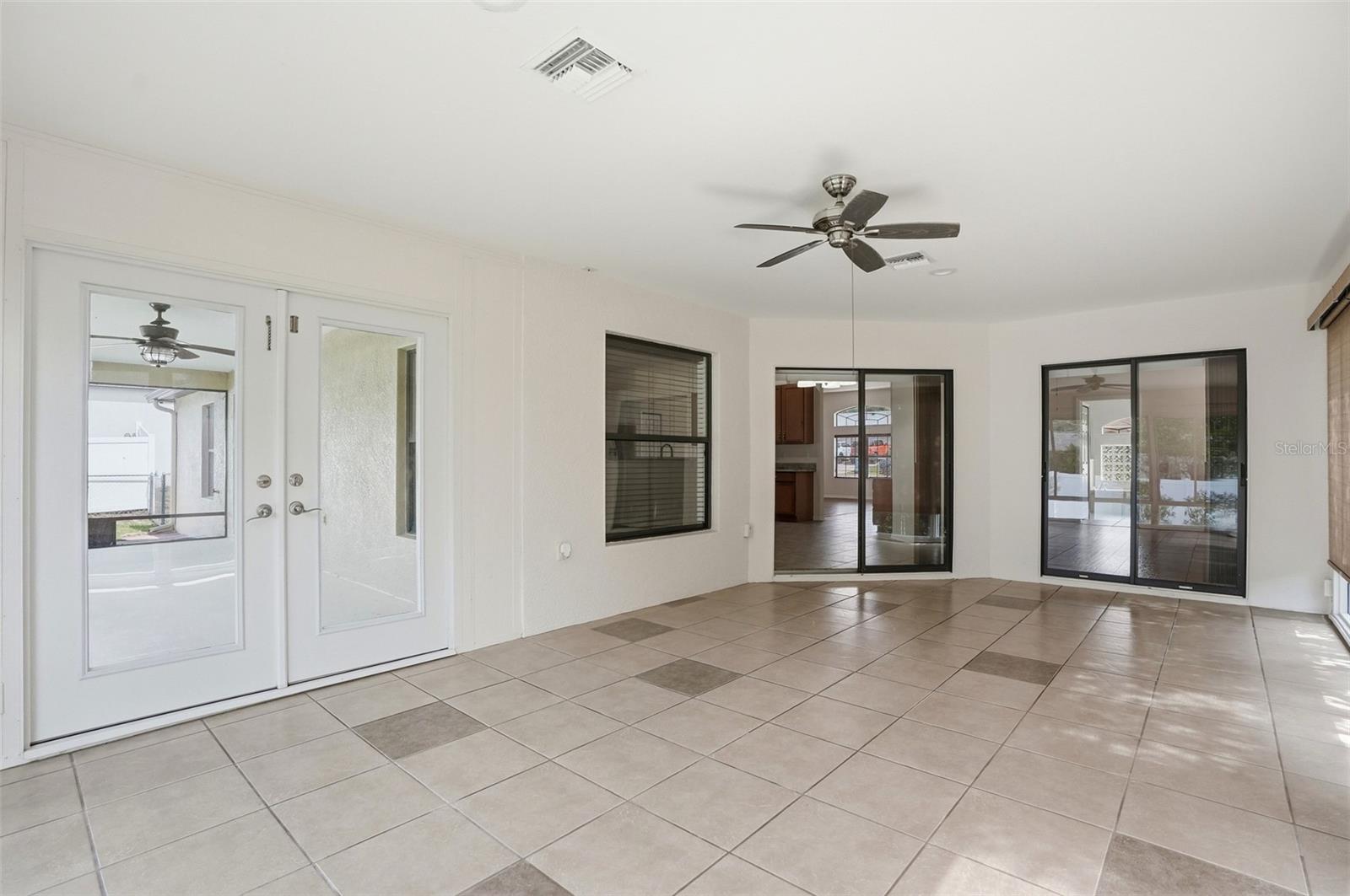 SPRING HILL - Residential