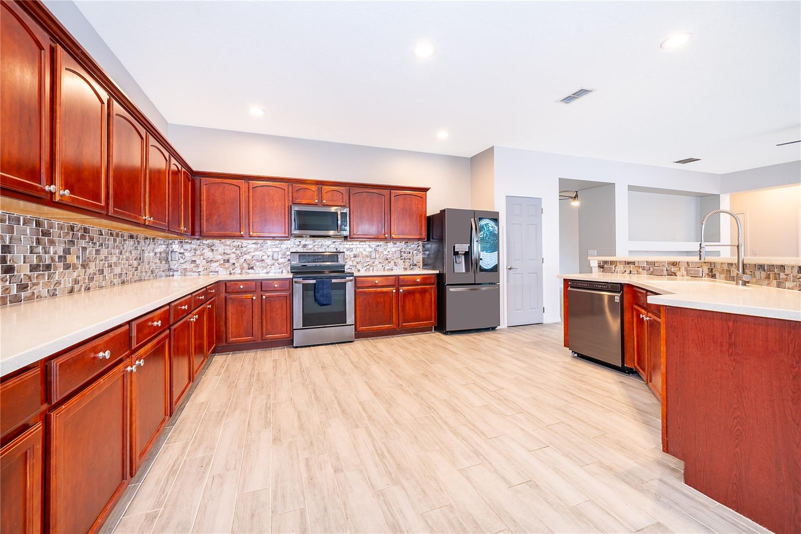 AVALON PARK VILLAGE 05 51 58 - Residential