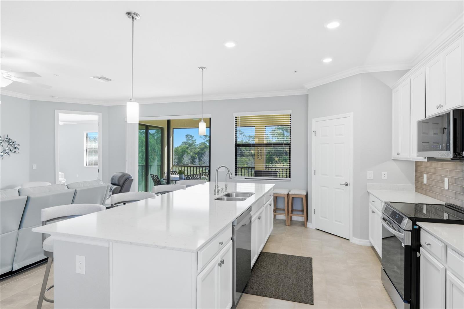 GRAN PARADISO, COACH HOMES IV AT - Residential