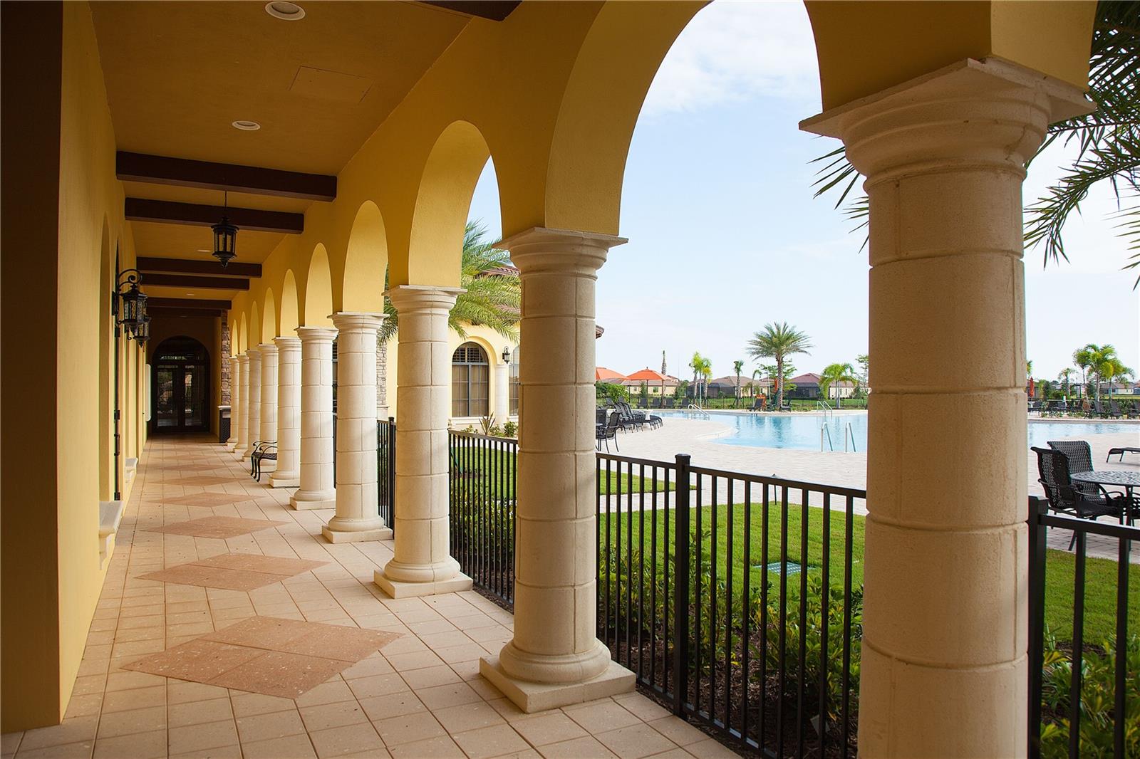 GRAN PARADISO, COACH HOMES IV AT - Residential